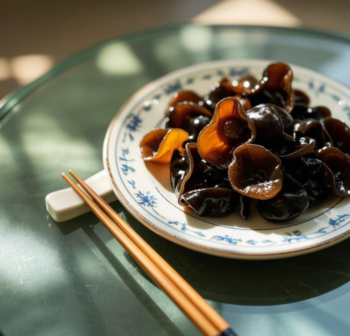 木耳久泡真的會產(chǎn)生劇毒嗎？食品安全檢測儀的原理與應(yīng)用